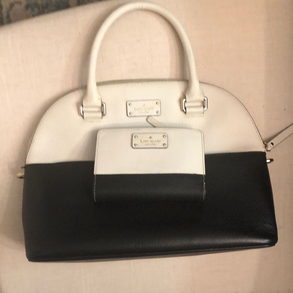 Kate Spade Tote with Matching Wallet EUC